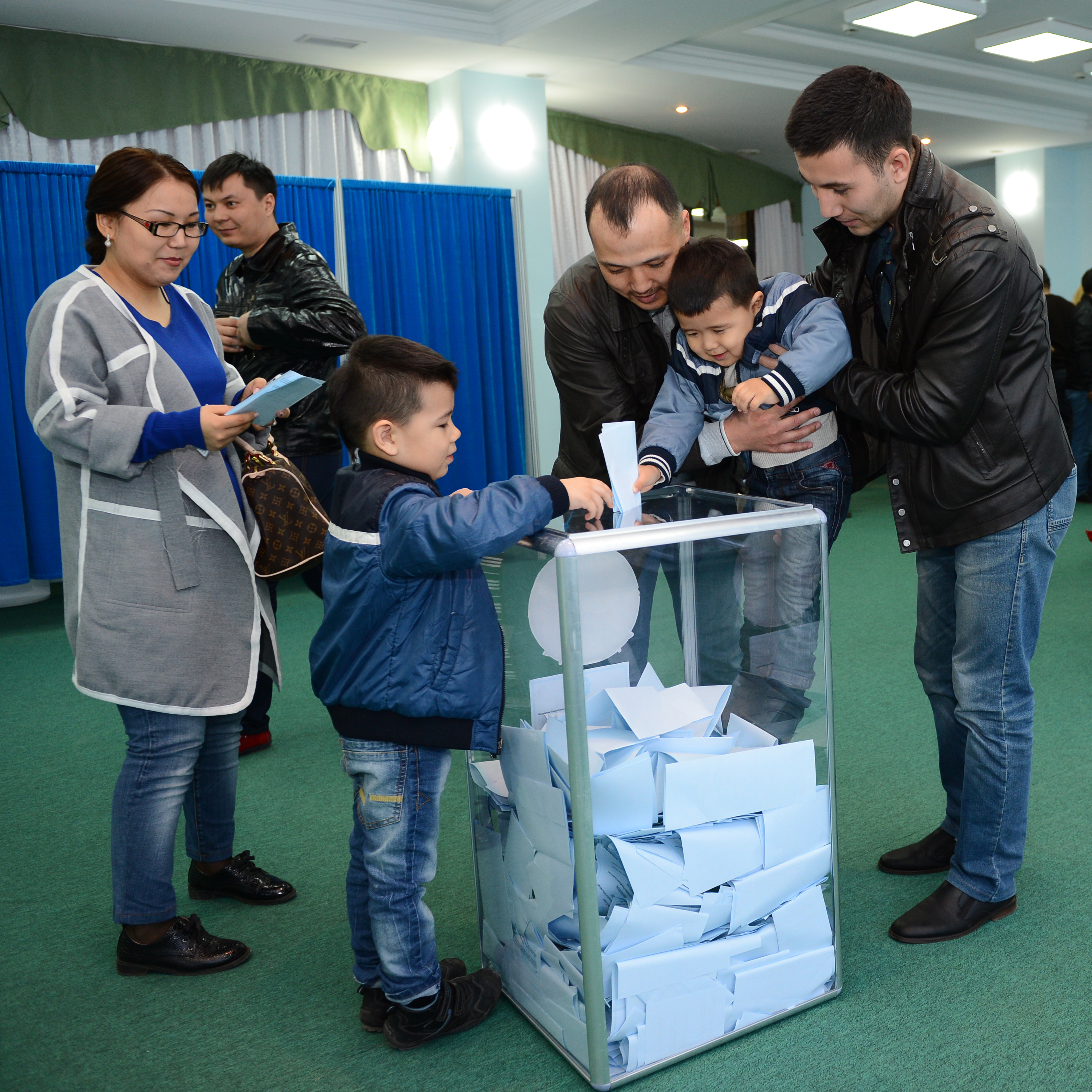 Senim men úmit kórinisi