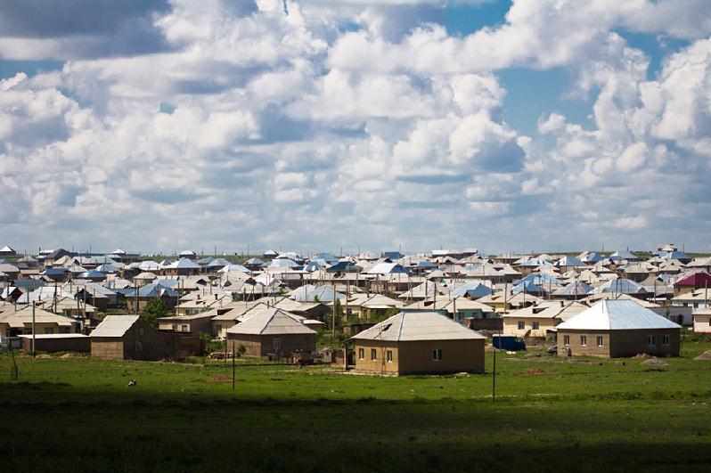 Aýyl túrlene túsedi