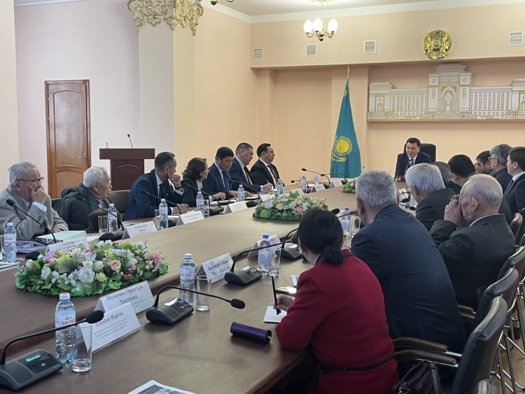 Akademııalyq jınaqtyń ázirlený barysy talqylandy