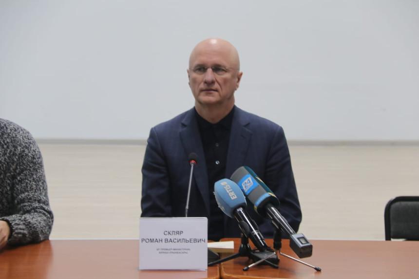 Apat stansa qyzmetkerleriniń kinásinen bolǵan