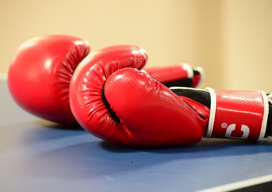 Boksshy qyzdar básekesi