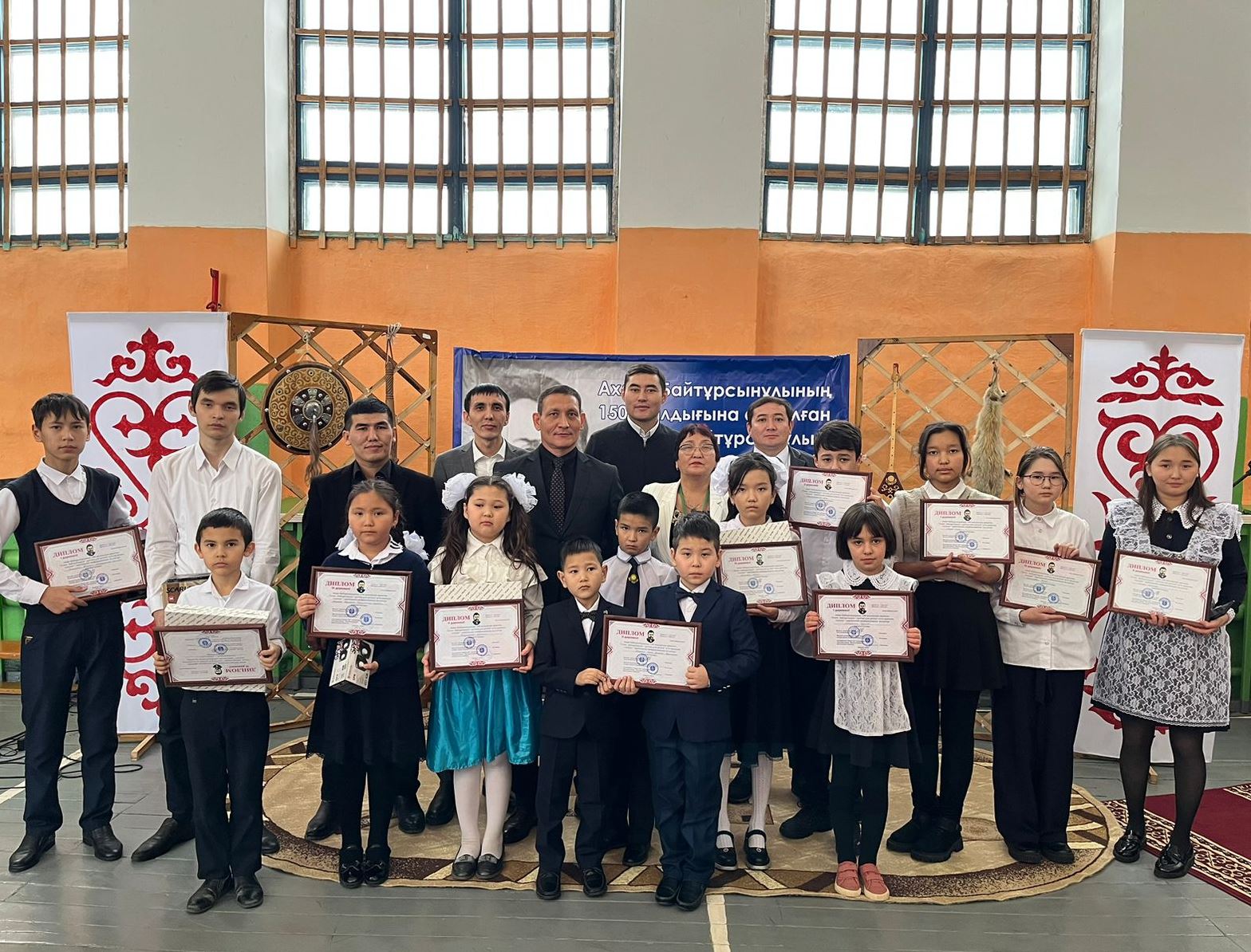 Aqań sharasy: ári qýantty, ári oılandyrdy