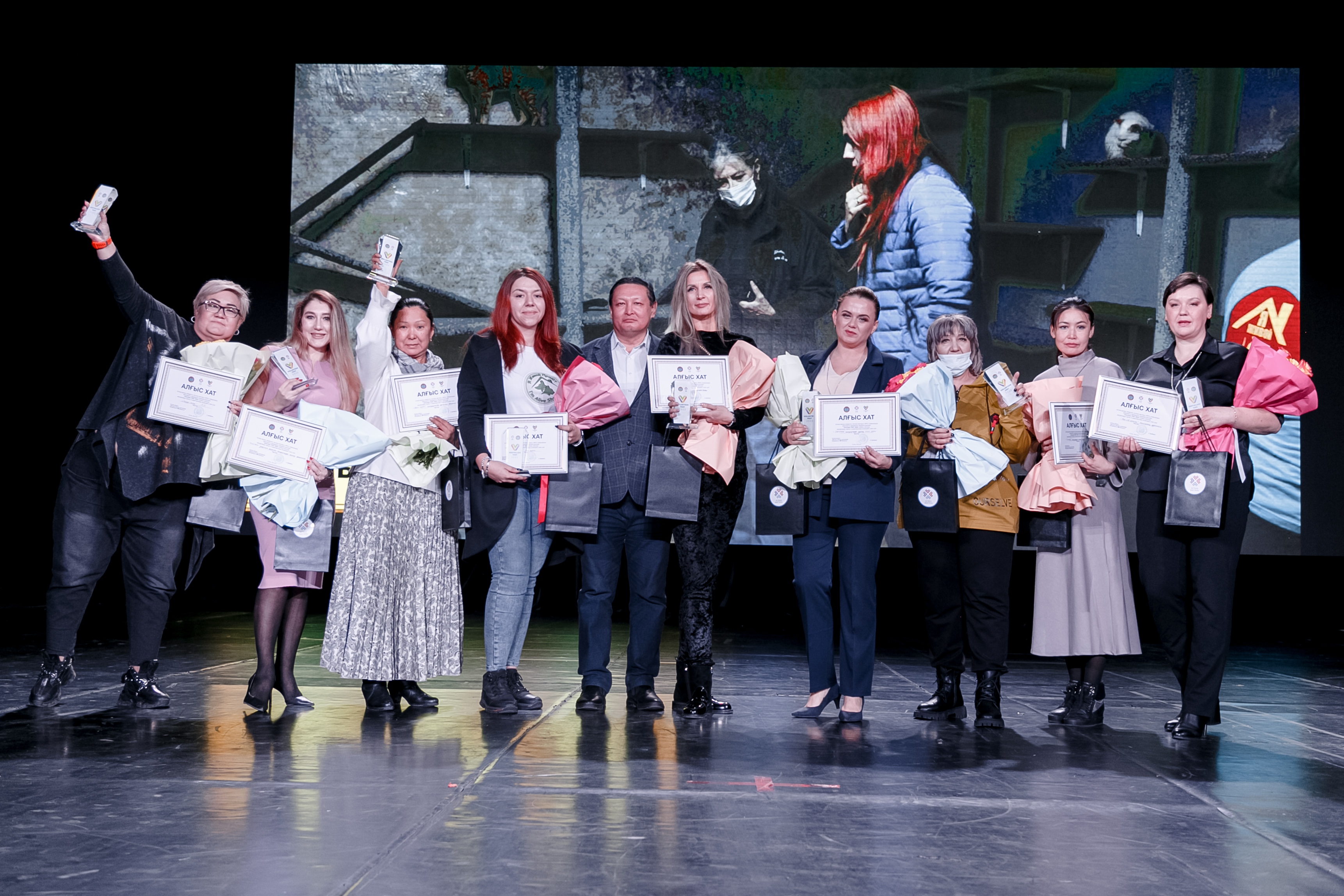 Úzdik volonterler toby marapattaldy