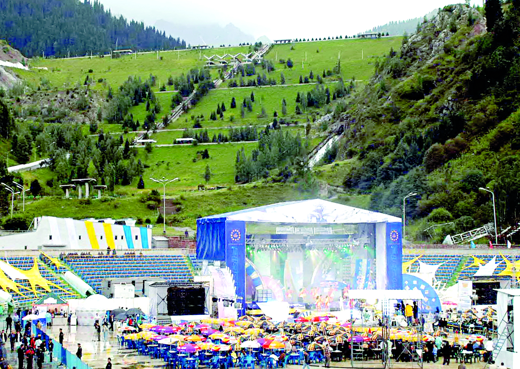 Qaıta oralǵan «Azııa daýysy»