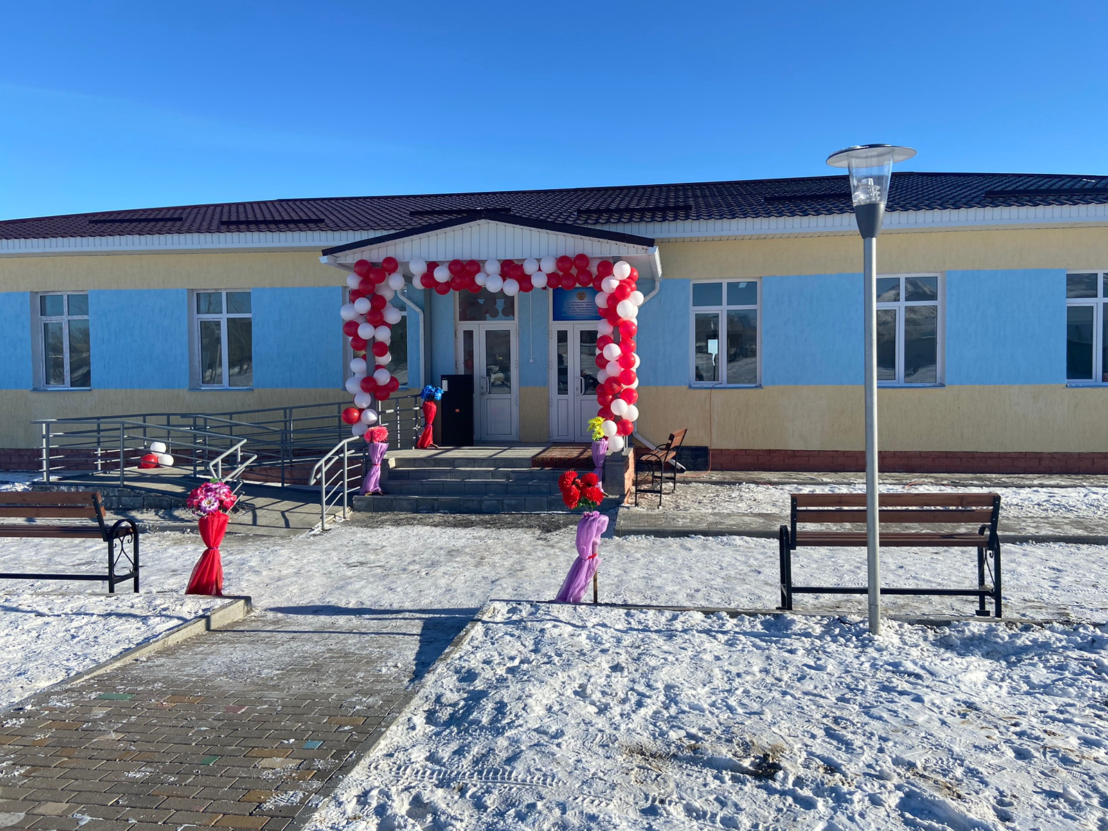 Aqsýdaǵy jańa em-dom mekemeleri