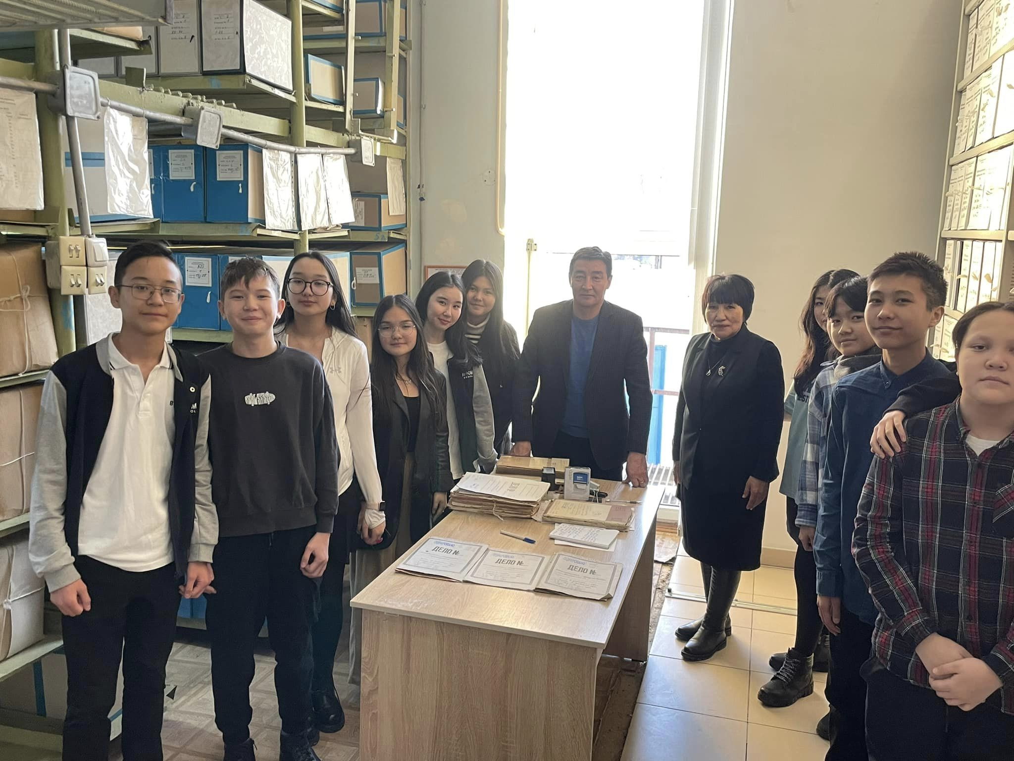 Arhıv kórgen oqýshylar