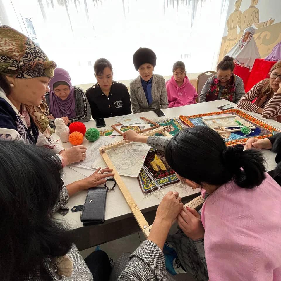 Kilem toqýdy úıretti