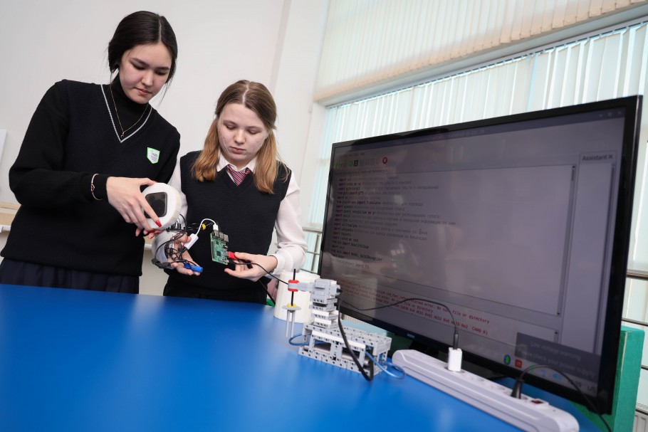 «EWA» qazaqsha sóıleıdi