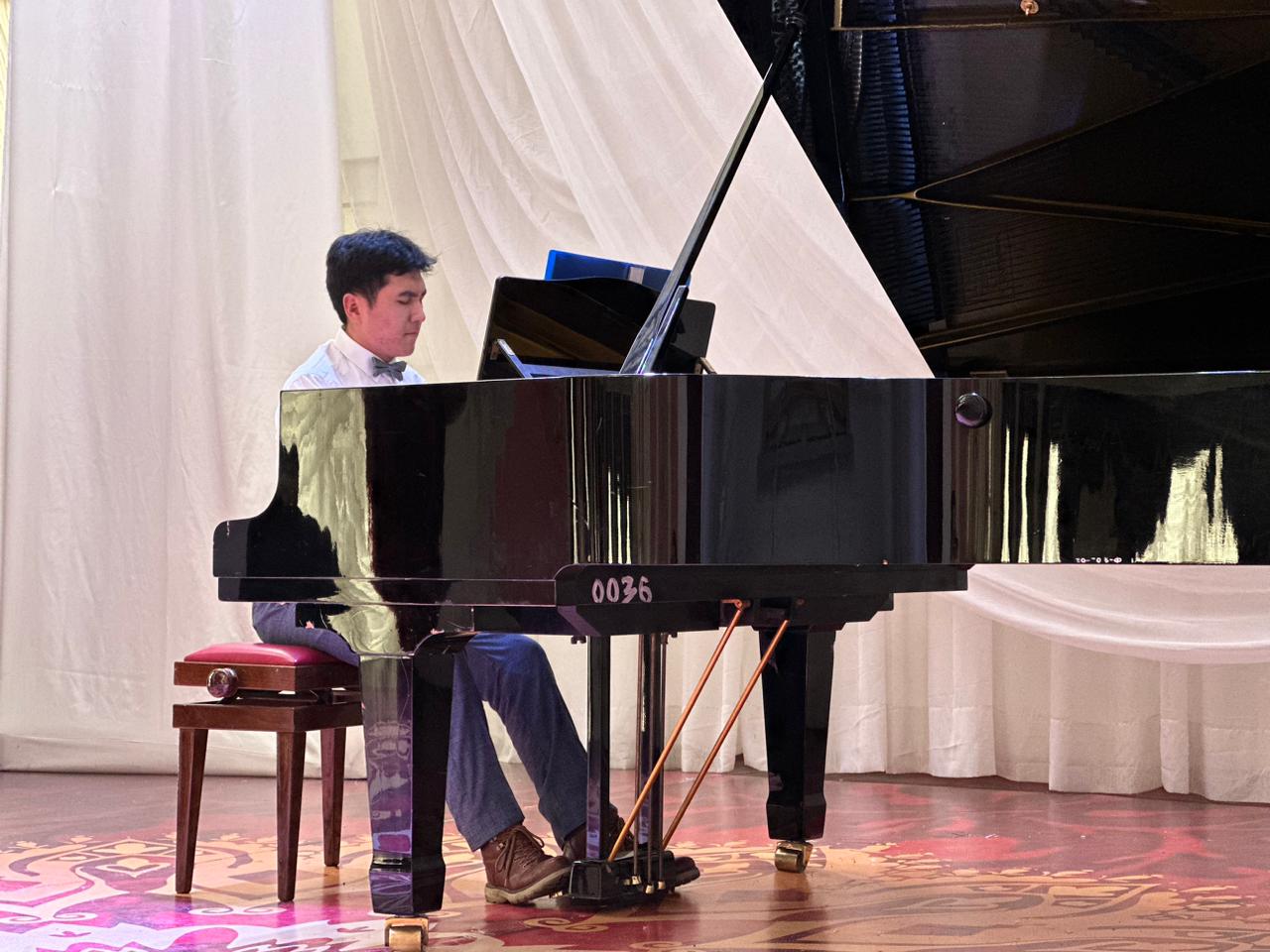 Tamyrlas halyq, taǵdyrlas talant