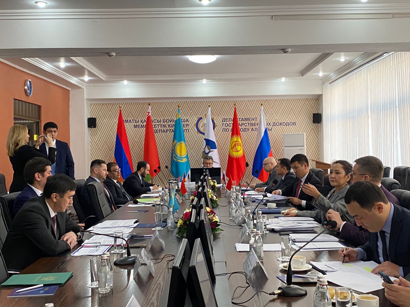 EEK komıssııasynyń basqosýy