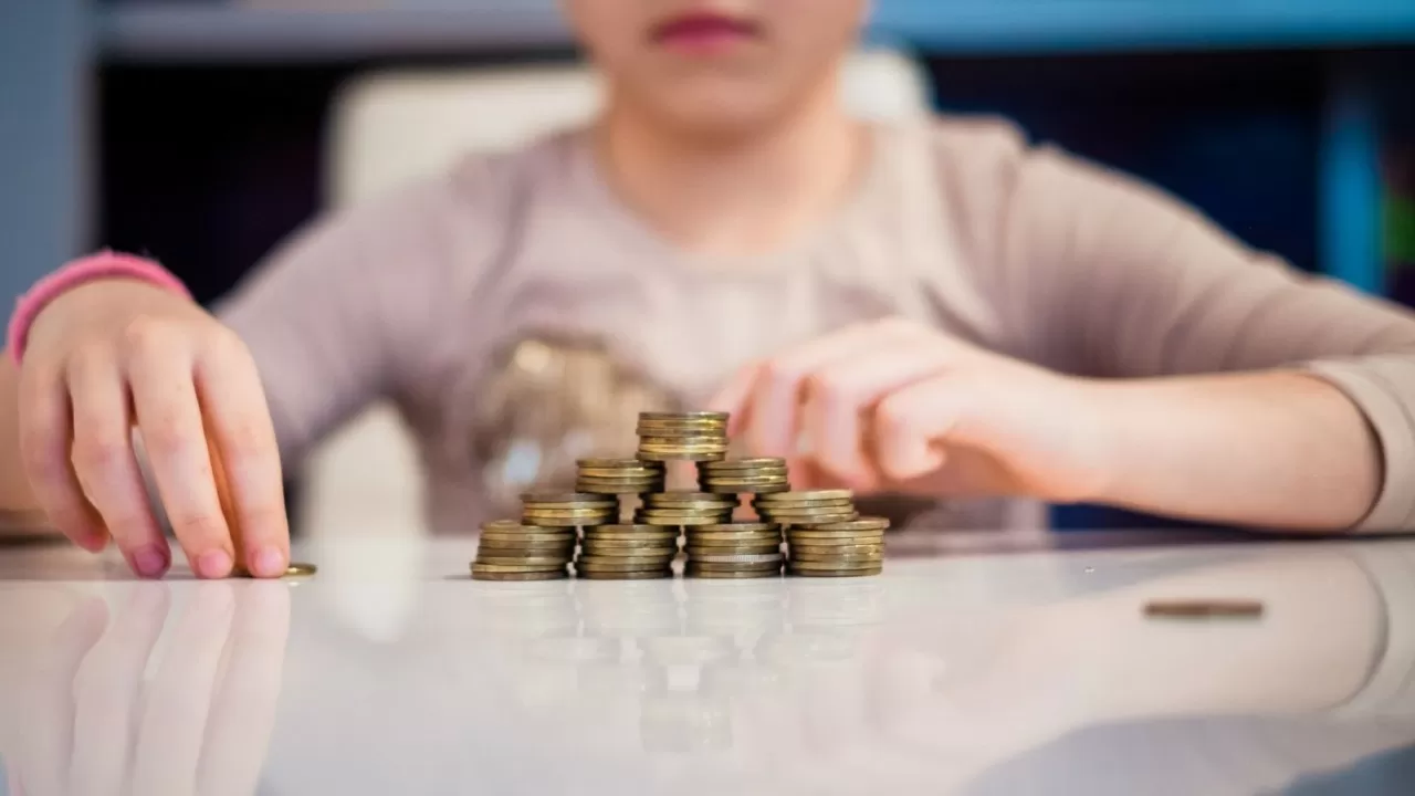 Balalarǵa Ulttyq qordan bólinetin qarjy qalaı tólenedi?