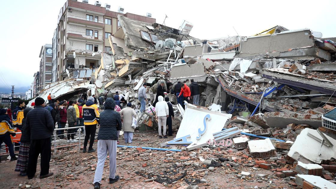 Túrkııadaǵy jer silkinisi: Álemniń kúshi birlikte