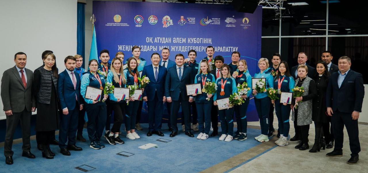 Ashat Oralov mergenderdi marapattady