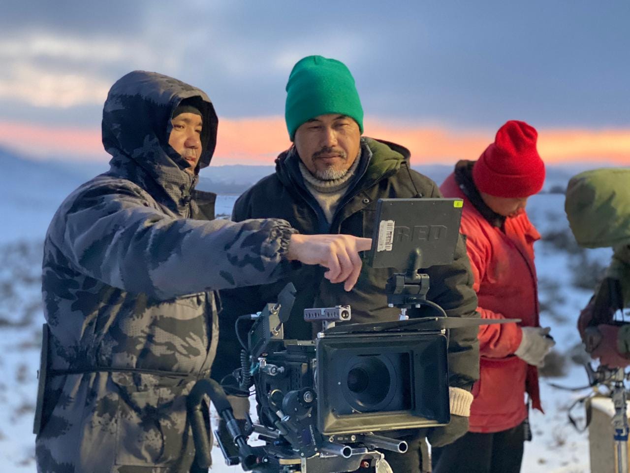 Avtorlyq kıno kórermennen ozyq júredi