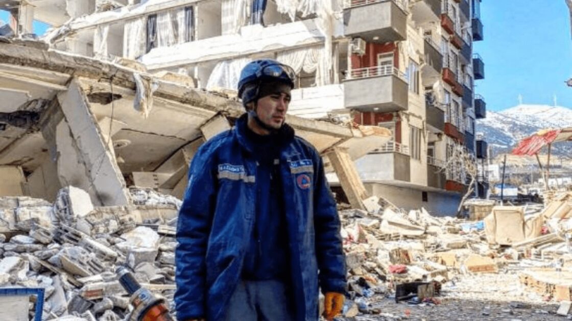 Túrkııada júrgen qutqarýshy Oljas Rahmetovtyń qyzy dúnıege keldi