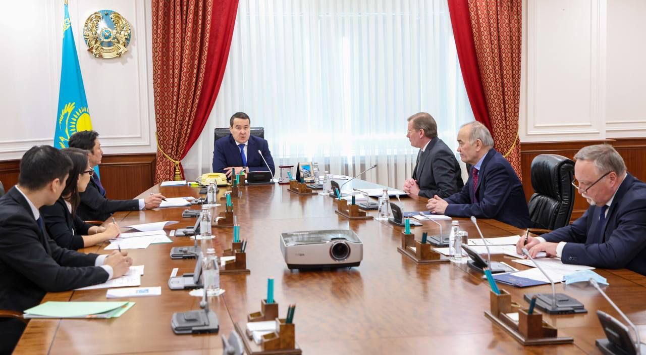 Álıhan Smaıylov pen Nıkolaı Gorban KQK qubyr júıesin damytý barysyn talqylady