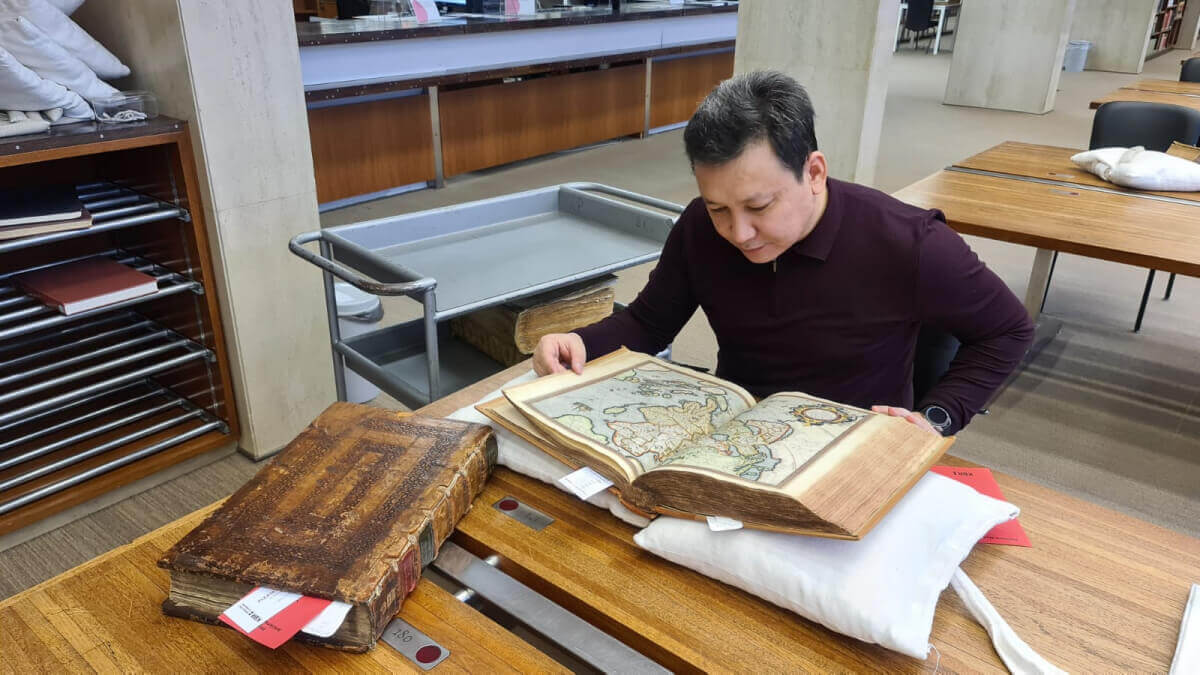 Qazaqııany tańbalaǵan kartalar