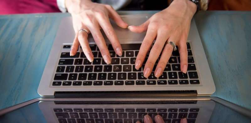 Jasandy ıntellekt adam múmkindigin shekteı me?