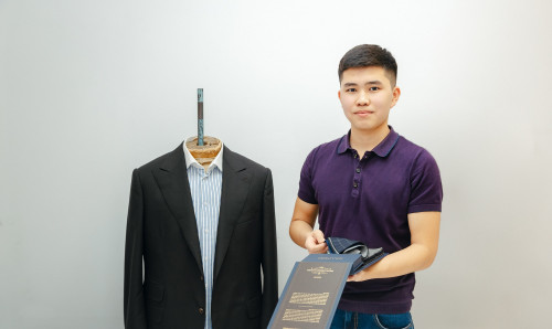 Talabymen tanylǵan tiginshi