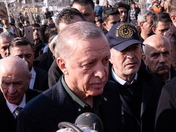 Erdoǵan zardap shekken túrkııalyqtardan keshirim surady