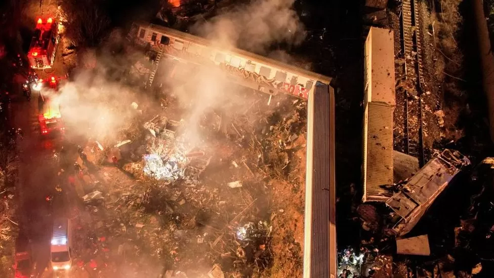 Grekııada poıyz apatynan 26 adam qaza tapty