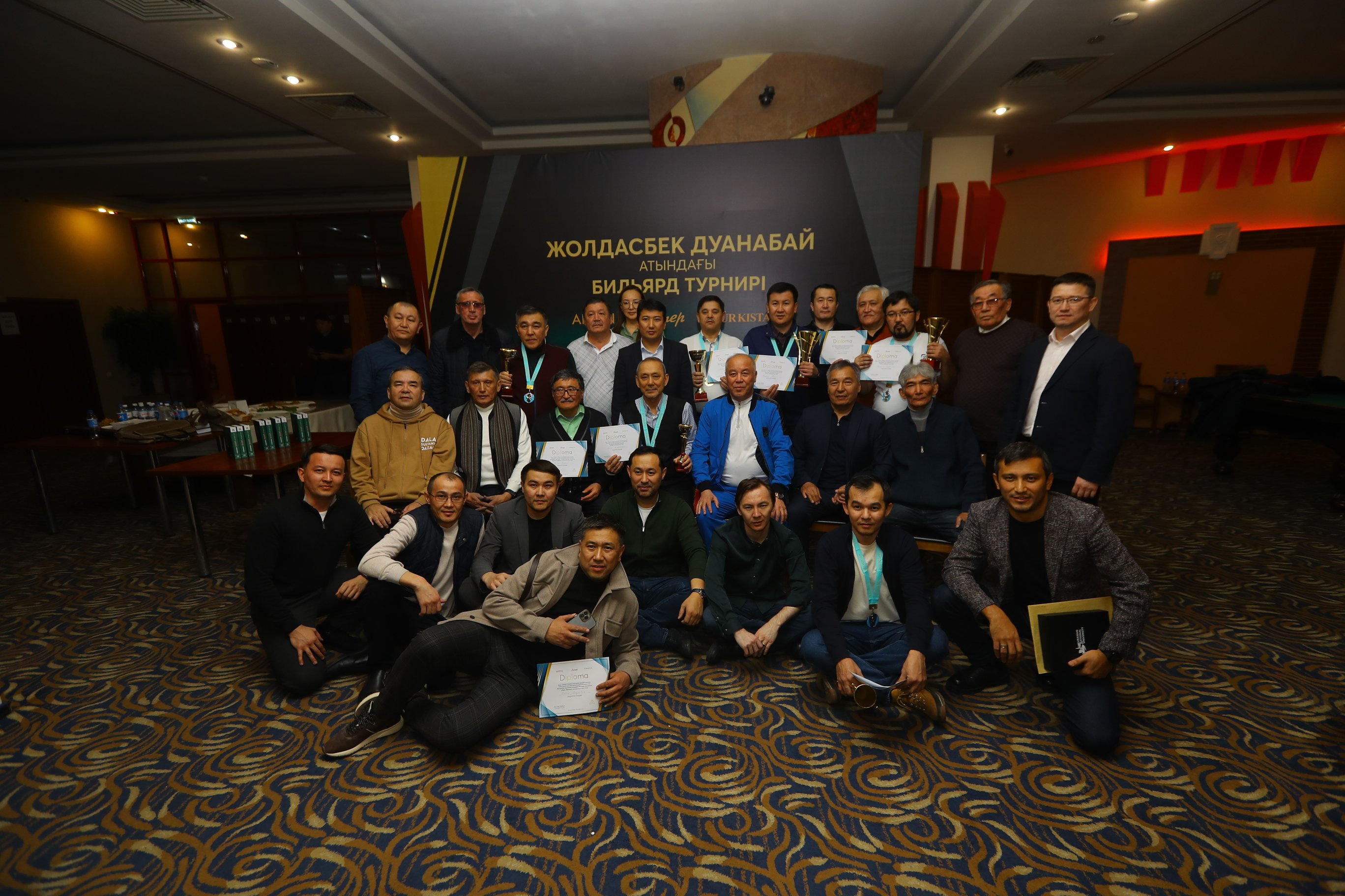 BAQ qyzmetkerleri arasynda dástúrli bılıard týrnıri ótti