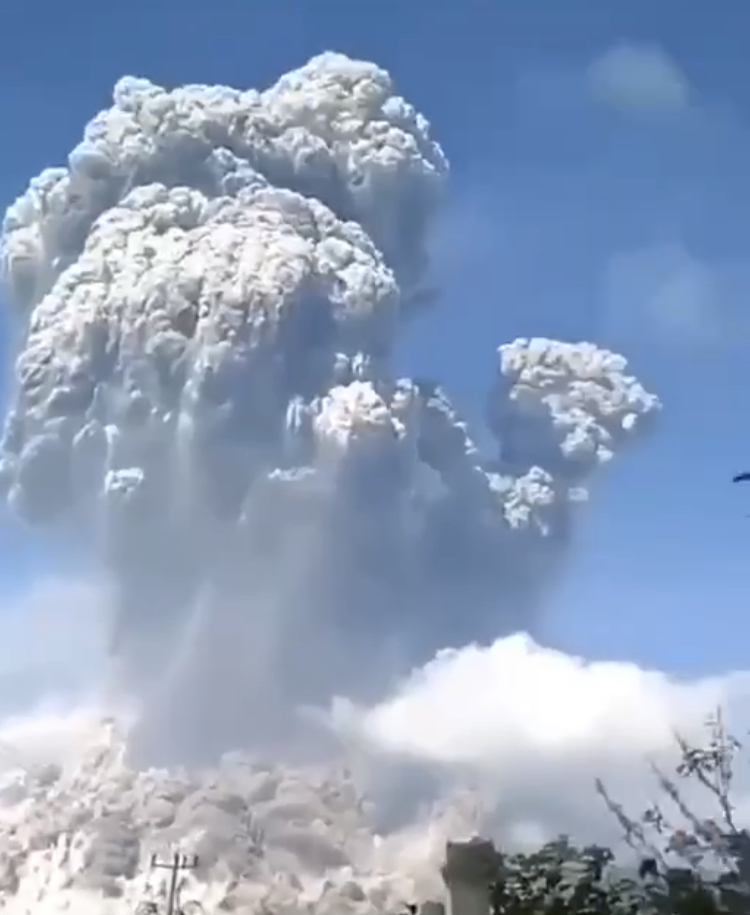 Indonezııada janartaý atqylady