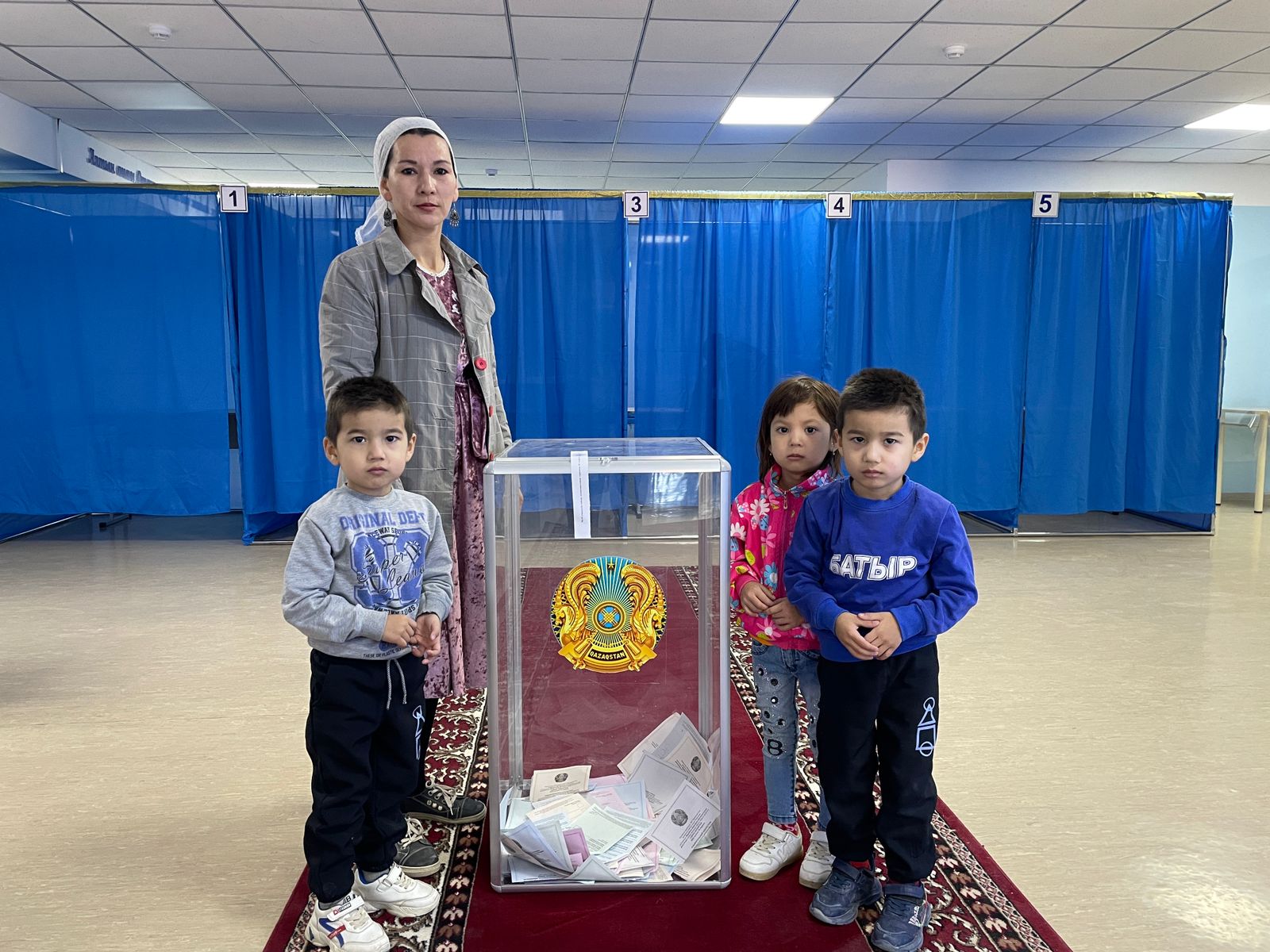 Munaıly aýdanynda 5 jasar úshemniń ata-anasy tańdaý jasady