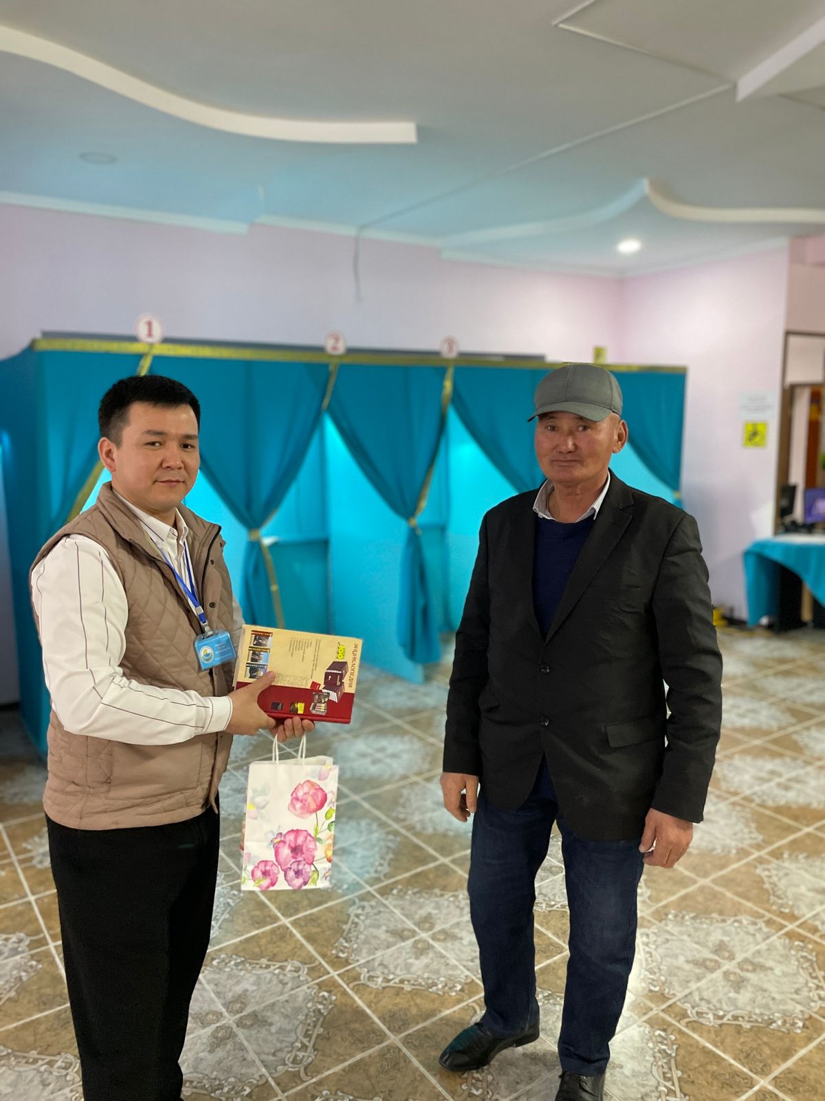 Qaraqııa aýdanynda 18 saılaý ýchaskesi jumys istep tur