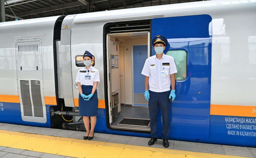 Kýrortty aımaqqa barý jeńildeıdi: Endi astanalyqtardy Alakólge «Talgo» aparady