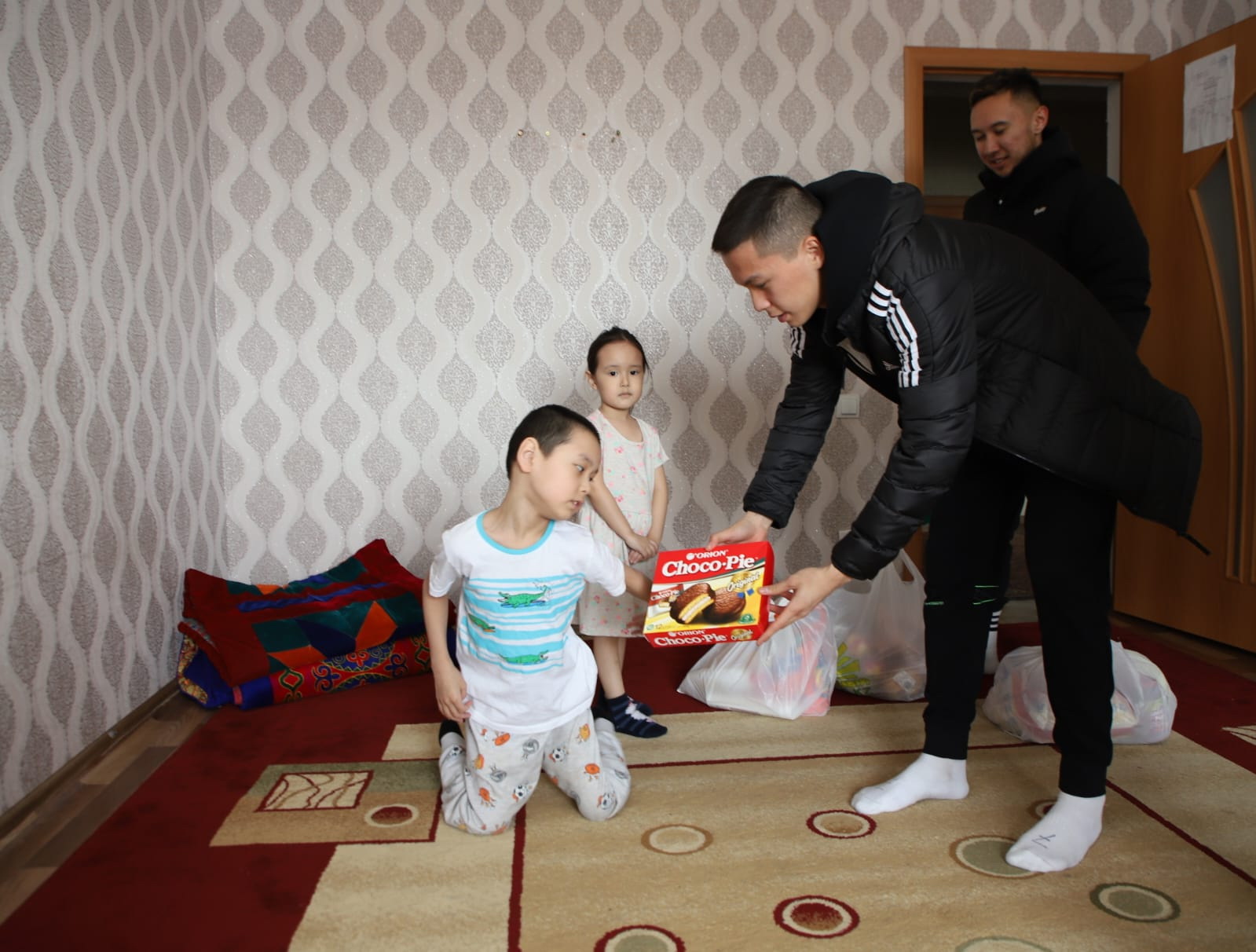 Jerdiń tońy jibigende, eldiń óńin jylyttyq...