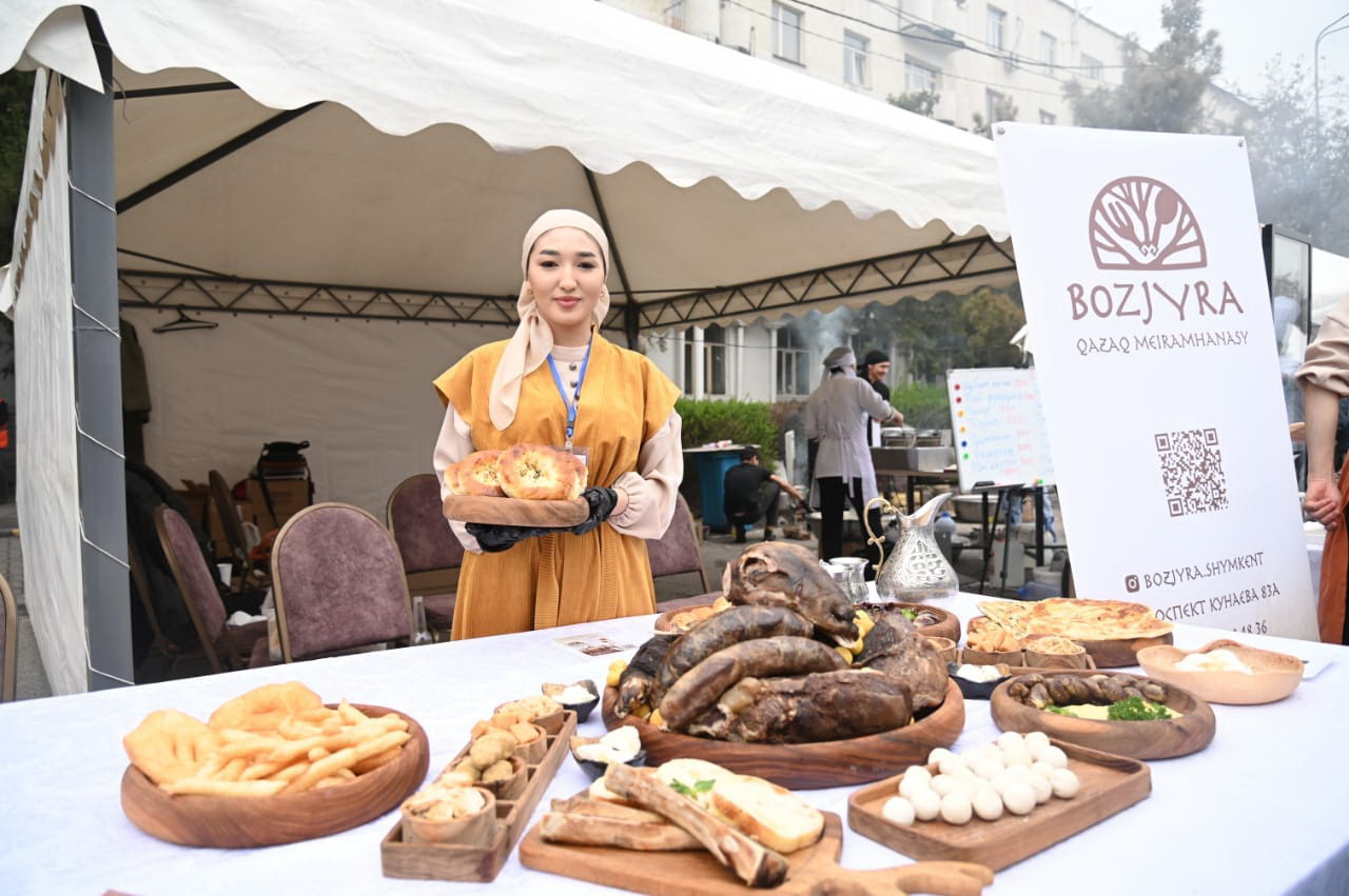 Tátti taǵam da týrısterdi tartady