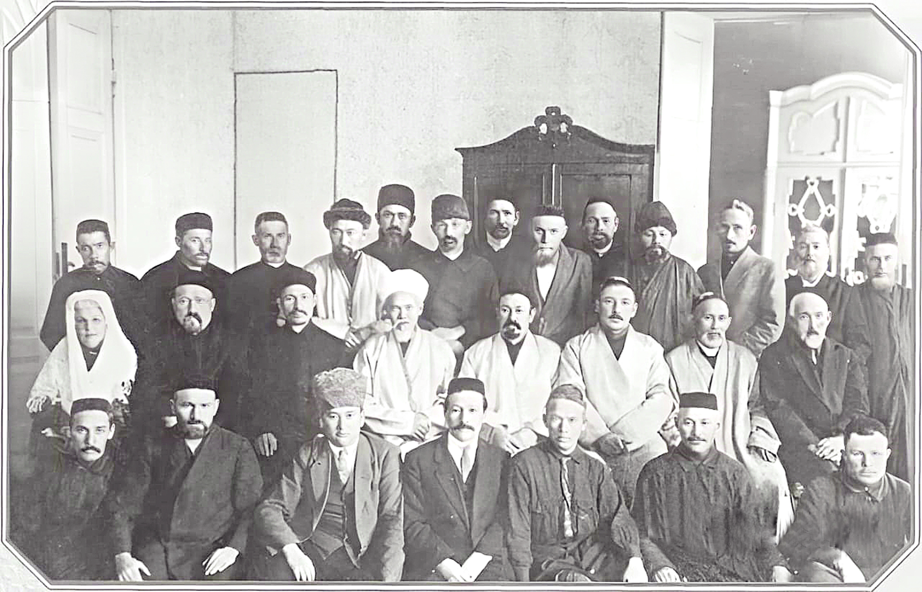 Haziretterge tóngen qara bult