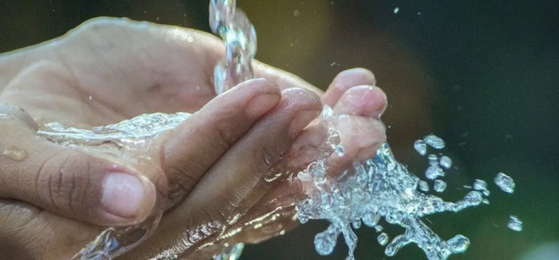 Astana ákimi sý, jylý máseleleri qalaı sheshilip jatqanyn aıtty