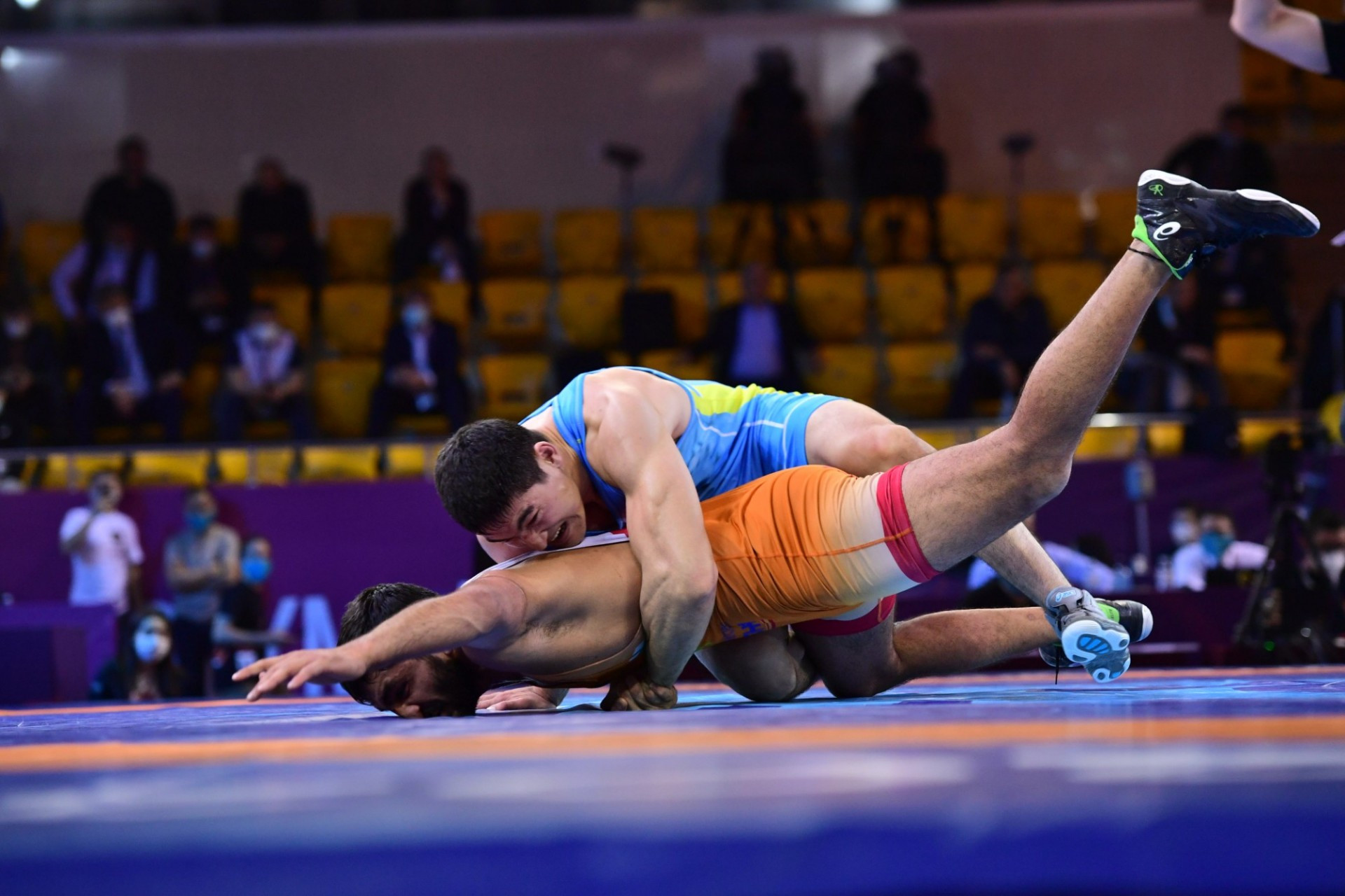 Alǵashqy kúni ánuran shyrqalǵan joq