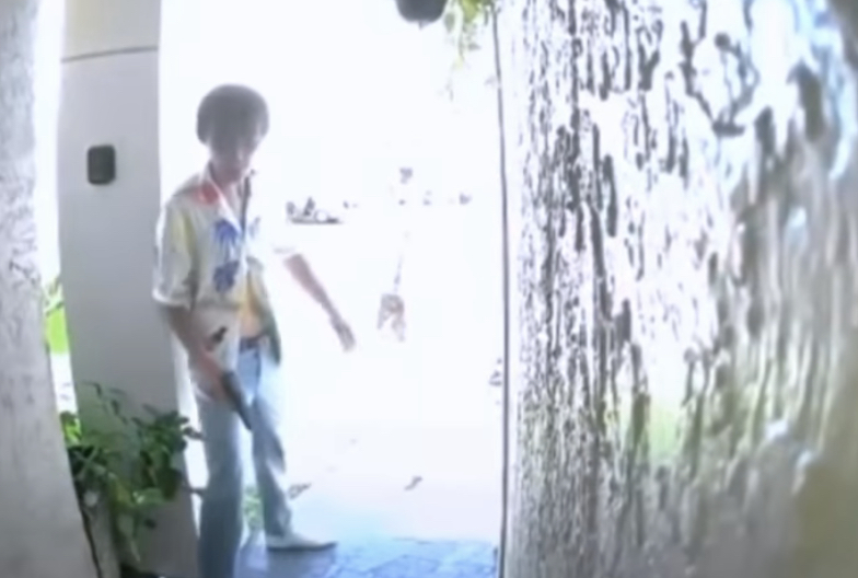 Qaraqshylarǵa toıtarys bergen qazaq jigiti amerıkalyq polıseılerdi tańǵaldyrdy