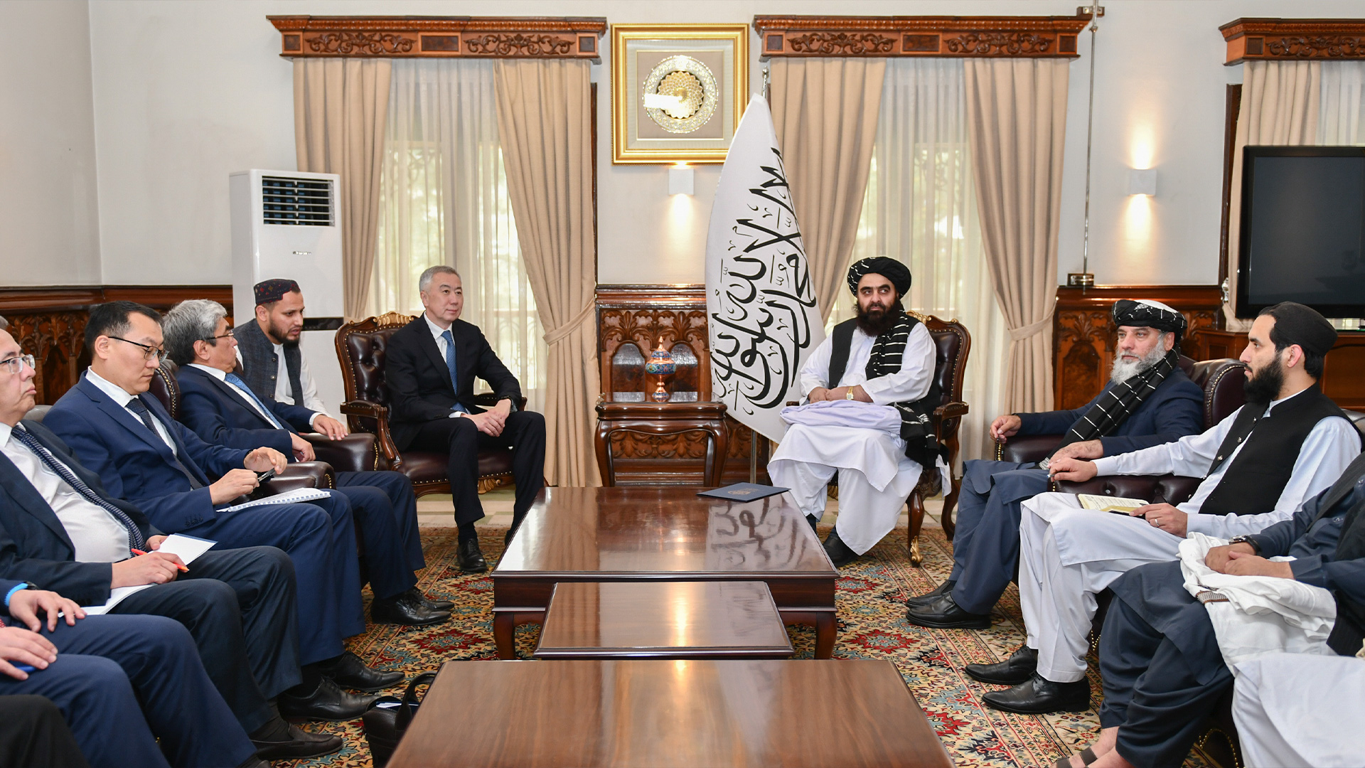 Elimiz Aýǵanstanda saýda úıin ashady