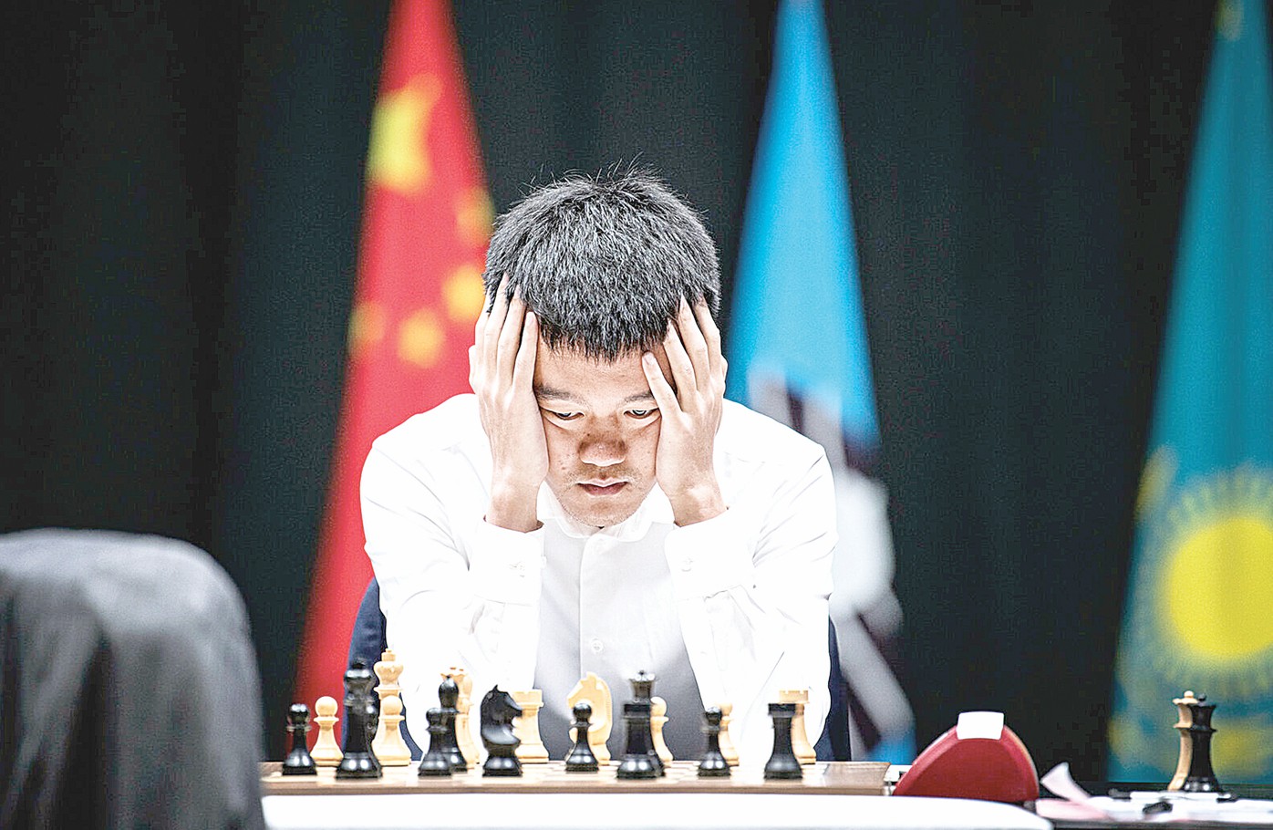 Dın Lıjen tarazy basyn teńestirdi