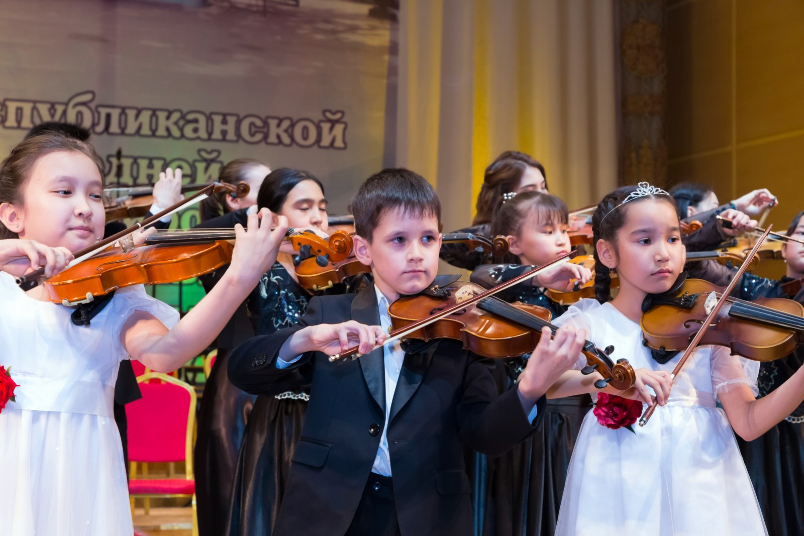 Talanttar toǵysqan qarashańyraq