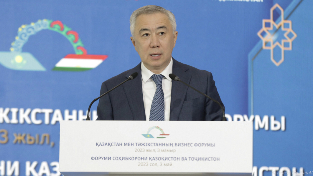 Qazaqstan men Tájikstan yntymaqtastyqty nyǵaıtýǵa nıetti