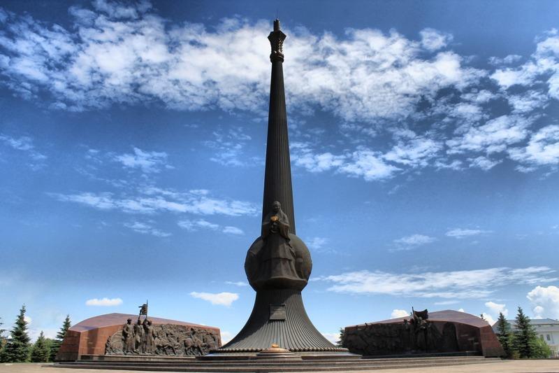 Prezıdent «Otan ana» monýmentine gúl shoǵyn qoıý rásimine qatysady