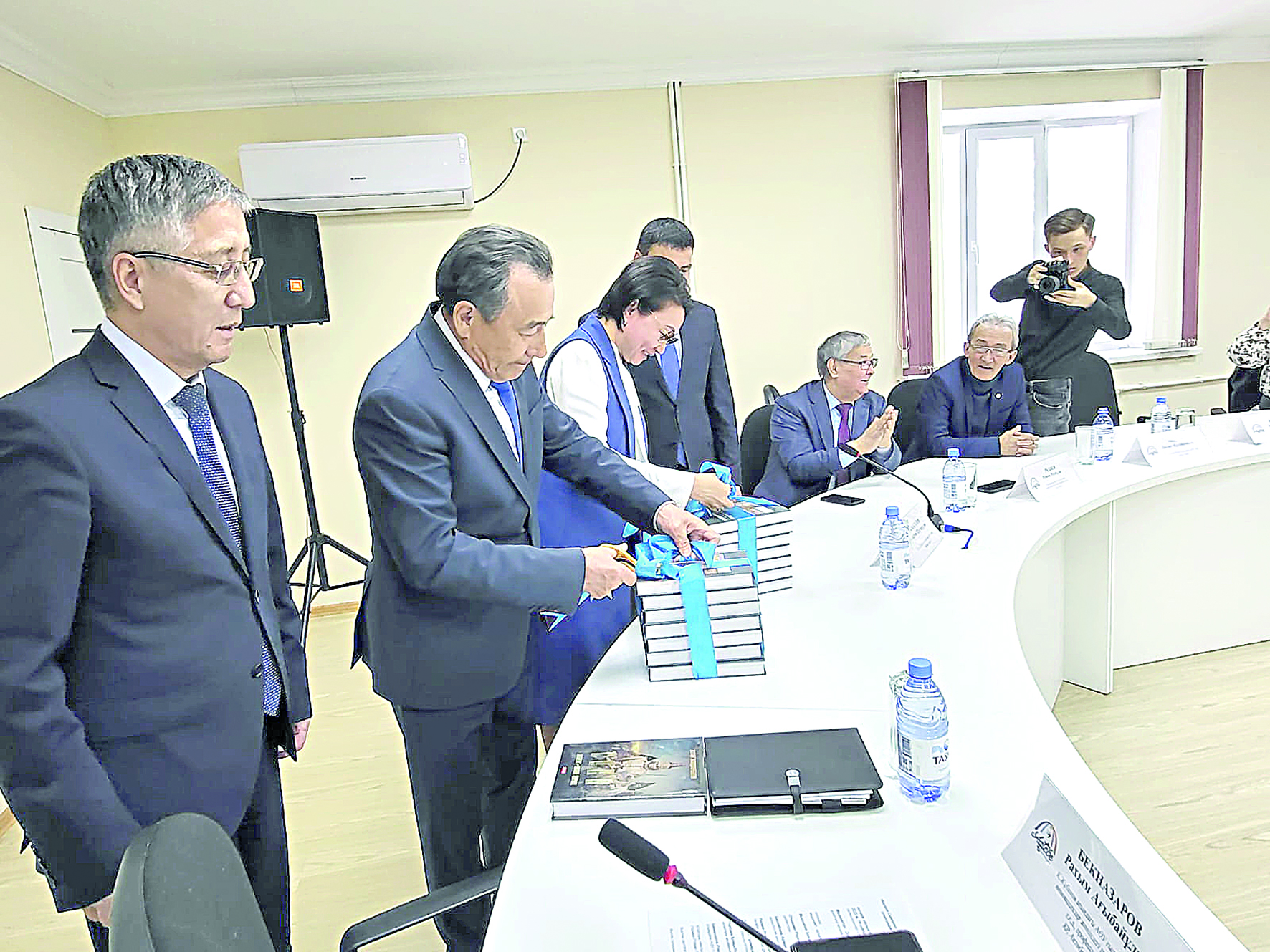 Soltústik Aral eskertkishterin zerdelegen