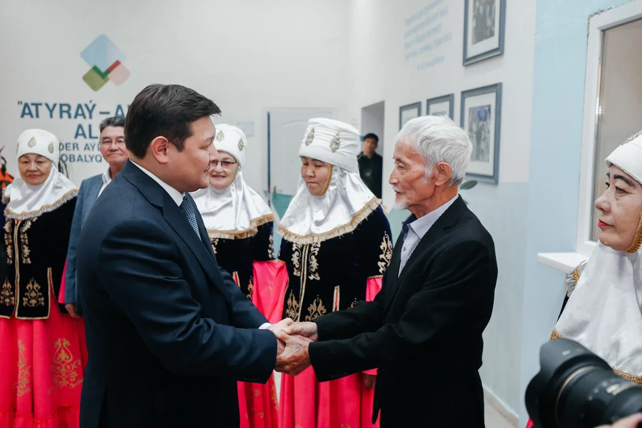 Mádenıeti órlegen munaıly óńir