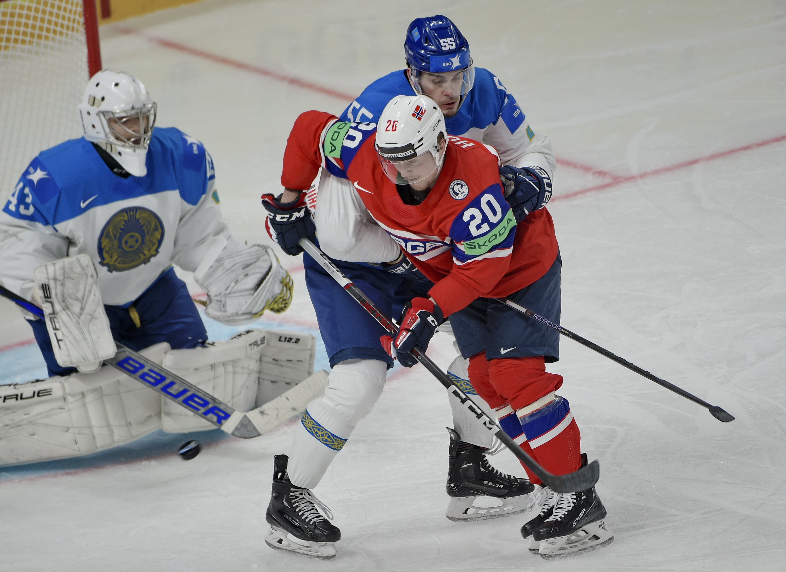 Álem chempıonatyn jeńispen bastady