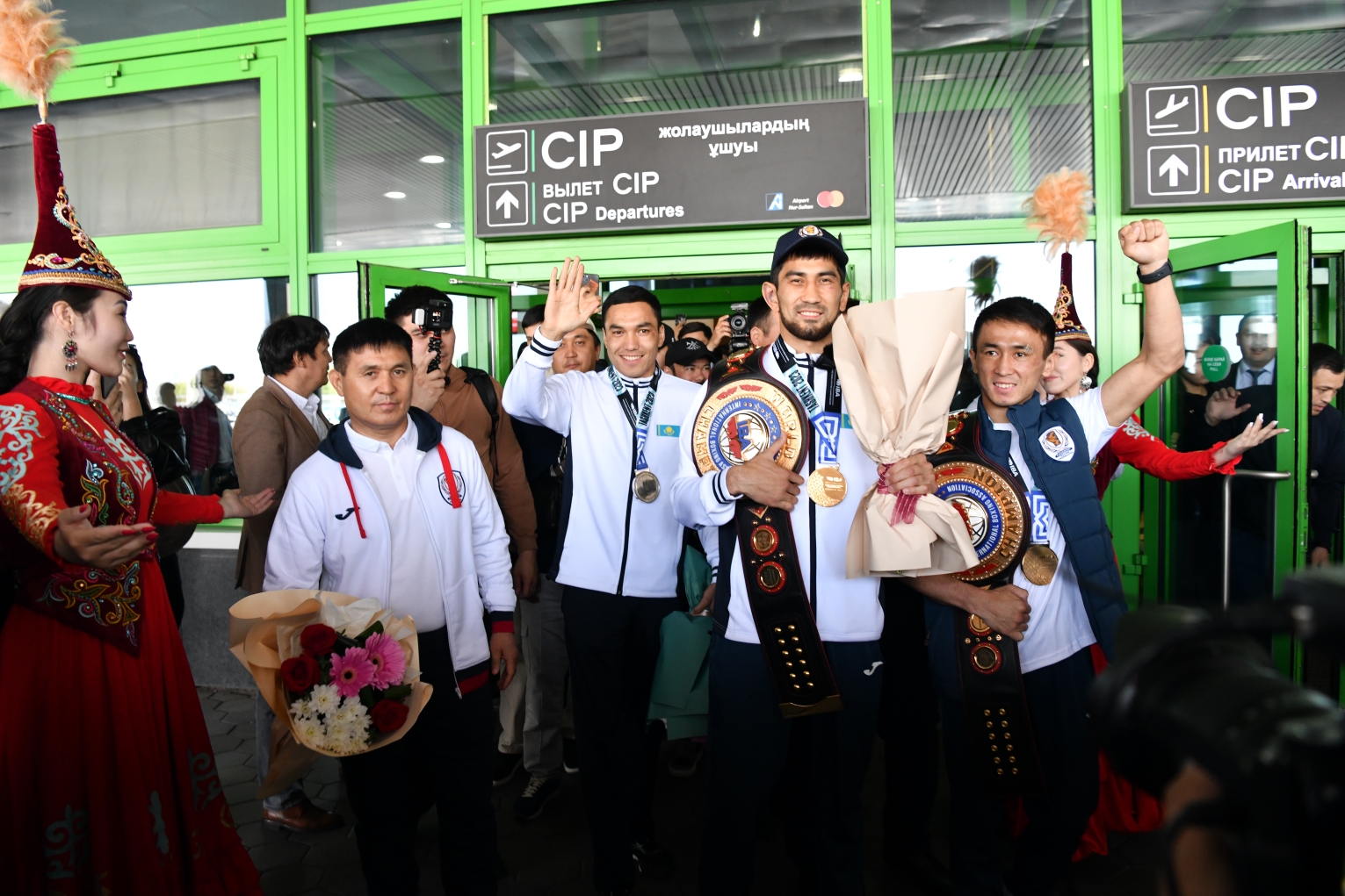 Chempıondar elge oraldy