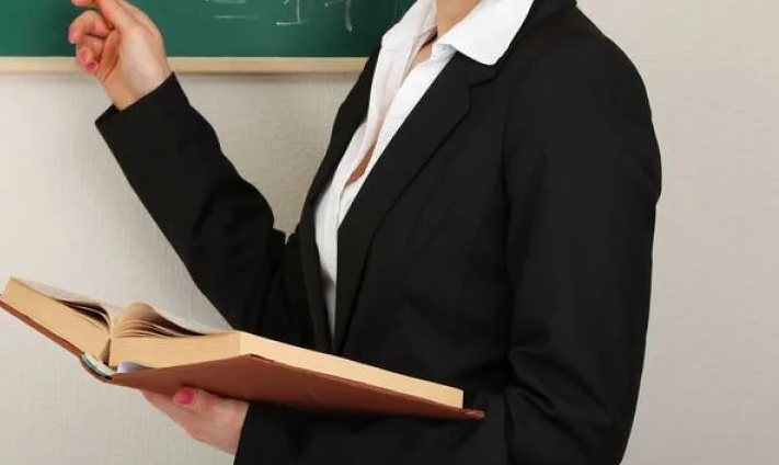 Muǵalim men dırektor arasyndaǵy túsinispeýshilikti toqtatý kerek - Oqý-aǵartý mınıstri