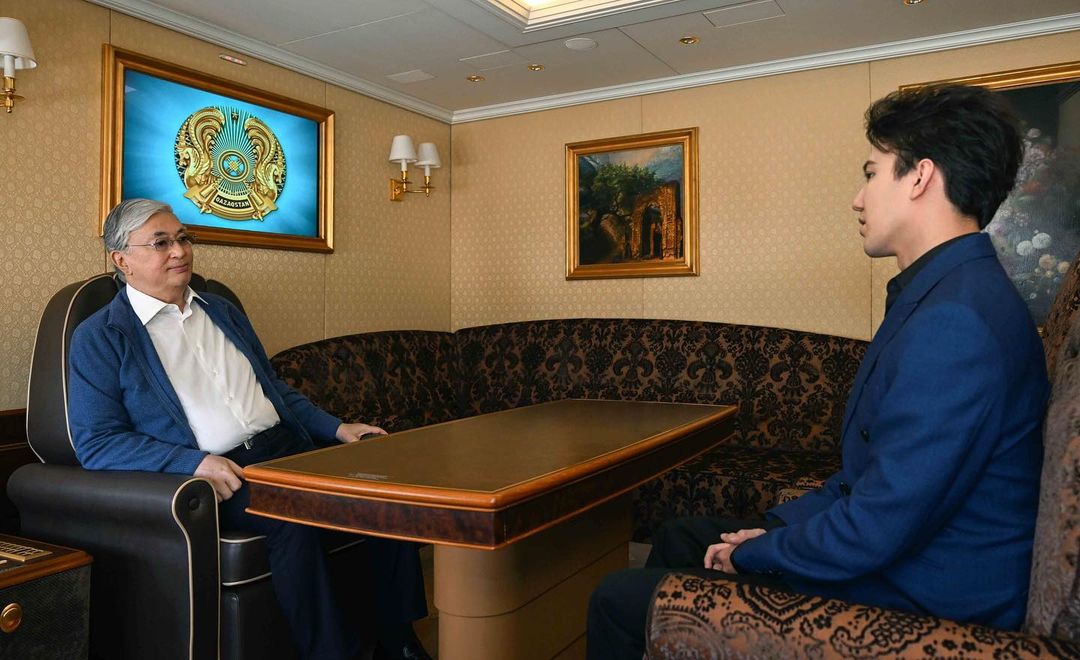 Dımash Qudaıbergen Prezıdentpen saparlas bolǵan sátin jarııalady