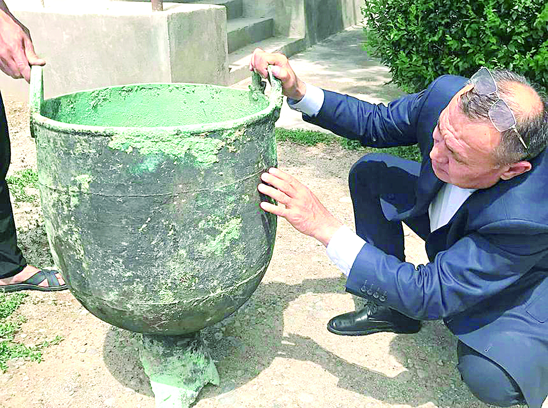 Besaǵashtan tabylǵan kóne qazan