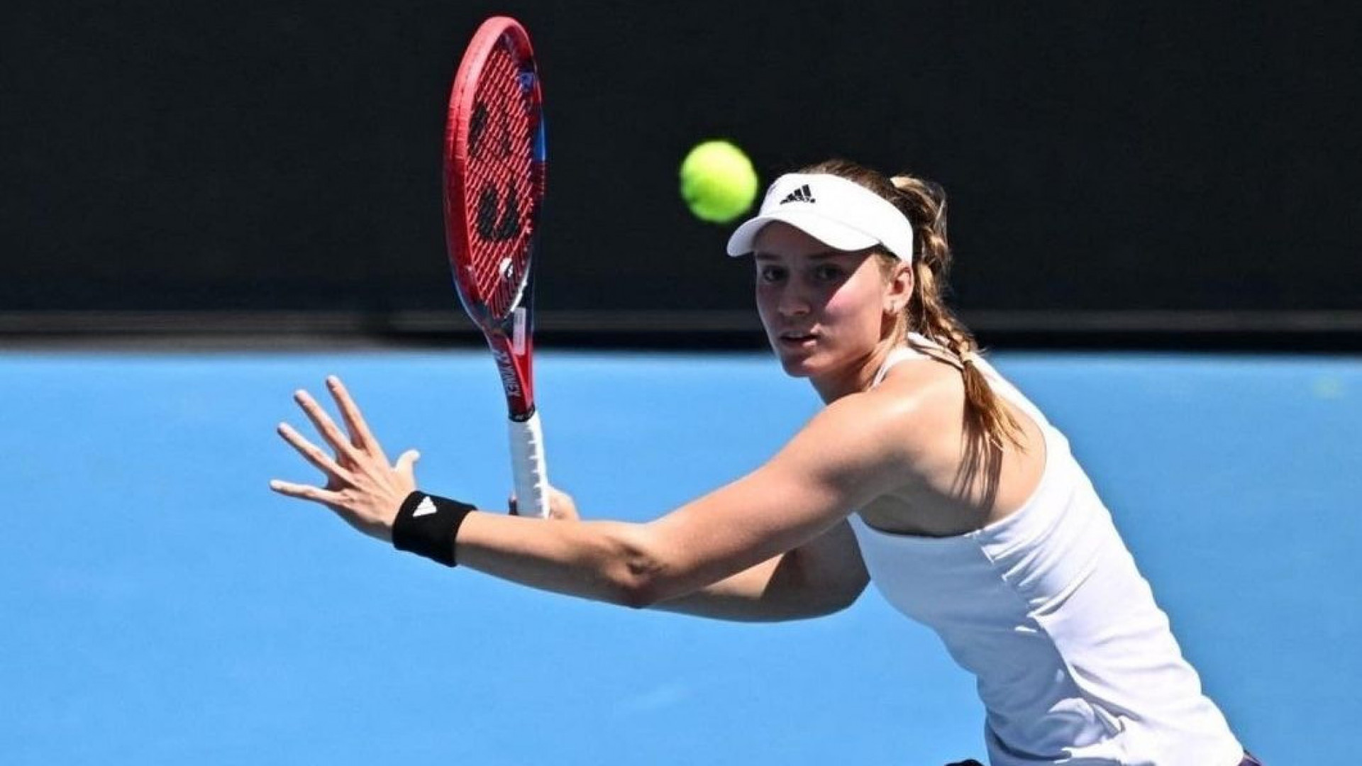 Elena Rybakına álemdik reıtıngte úzdik úshtikke endi