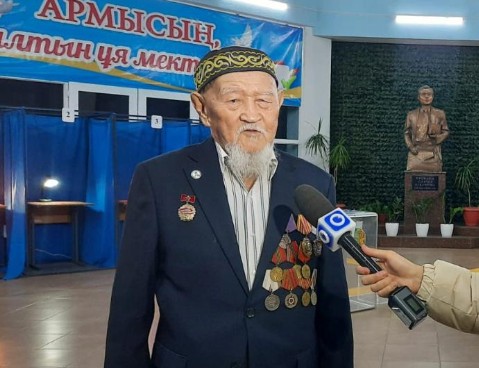 Toqsandaǵy qarııanyń  bılikke bazynasy